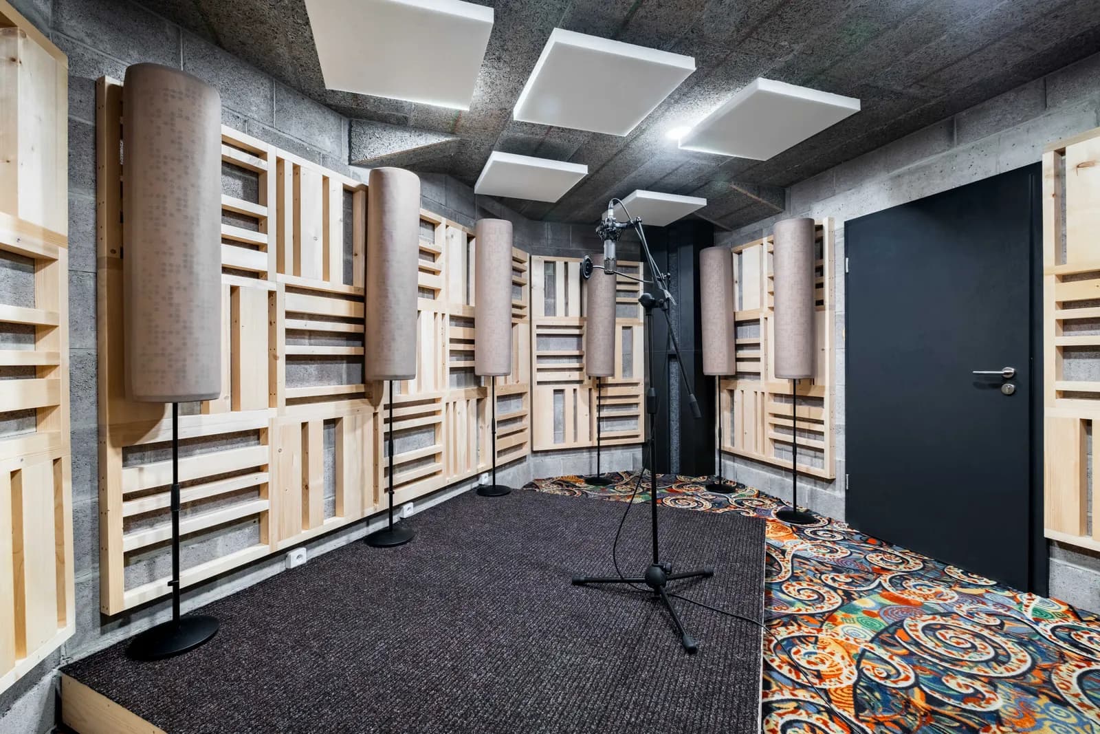 Amaro Records — Ateliér & Podcast — studio photo 5