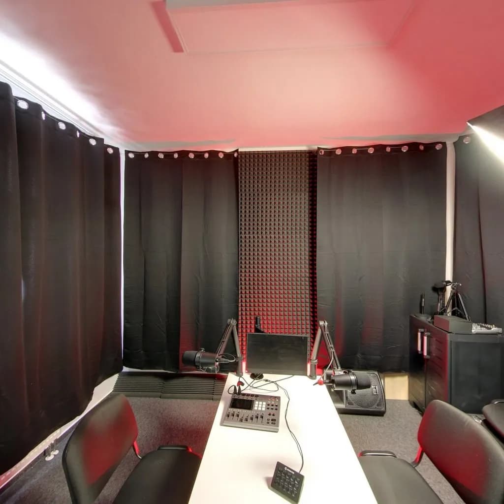 BudeHub Coworking — Podcastové studio — fotka studia 2