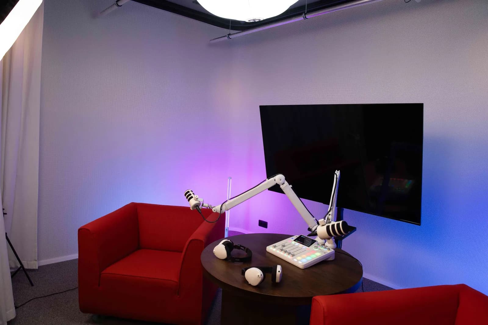 Clubco & Detail Podcast studio — fotka studia 2
