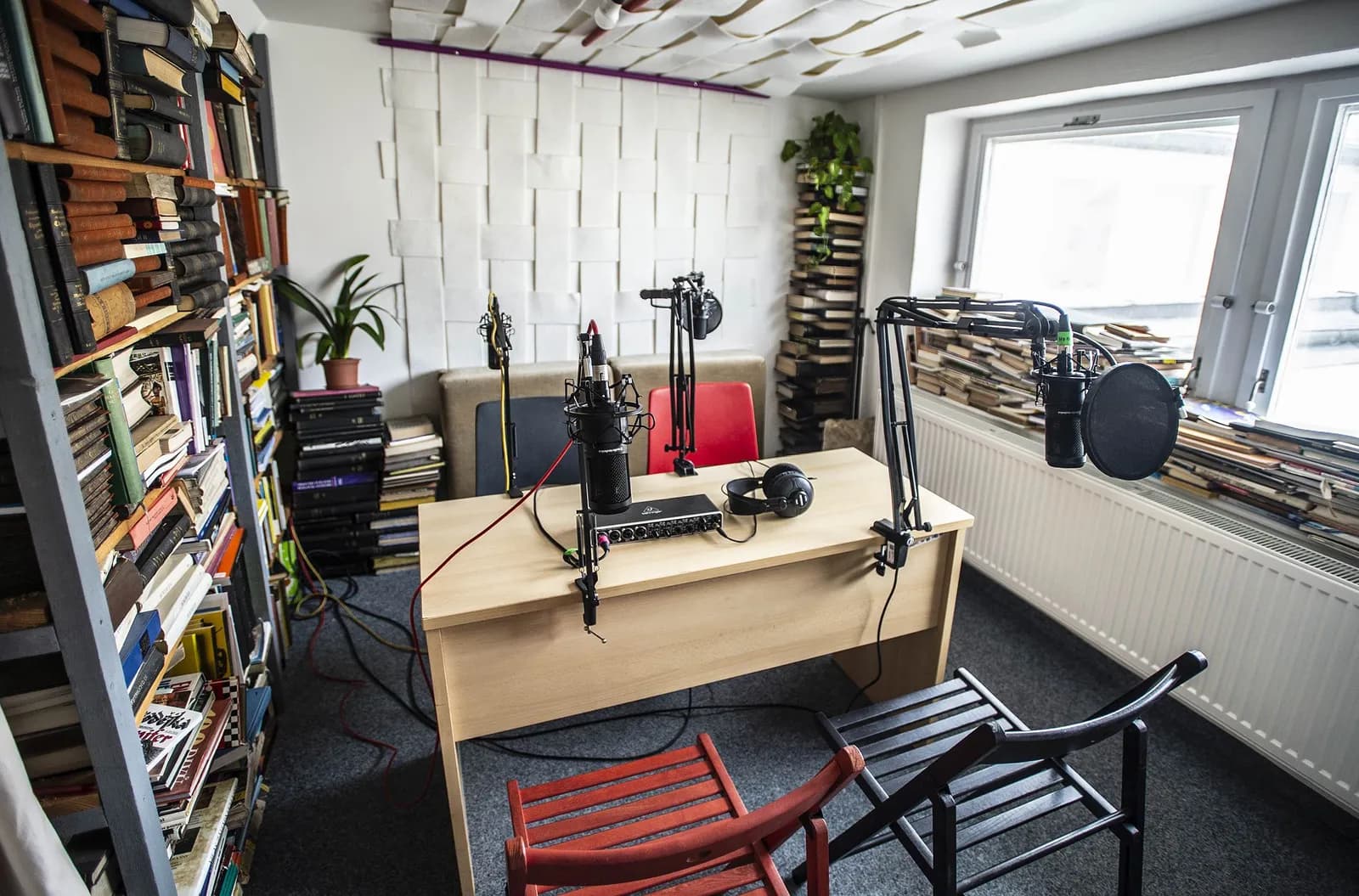 Podcastové studio Kampusu Hybernská