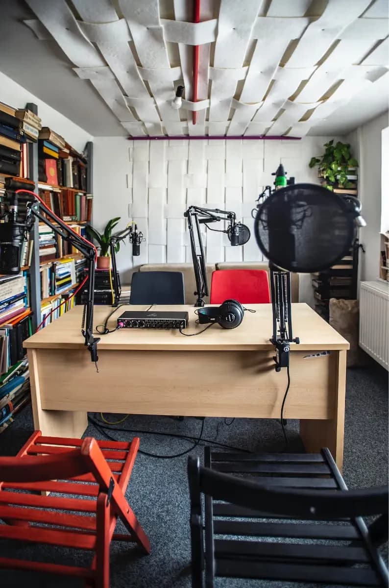 Podcastové studio Kampusu Hybernská — fotka studia 4