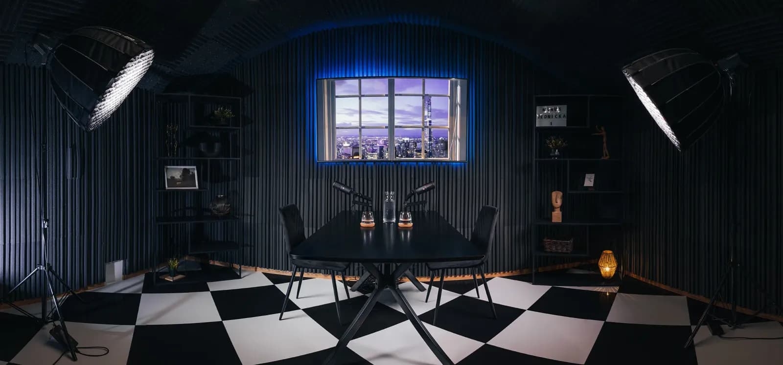 -MinusJedna1 — Podcastové studio