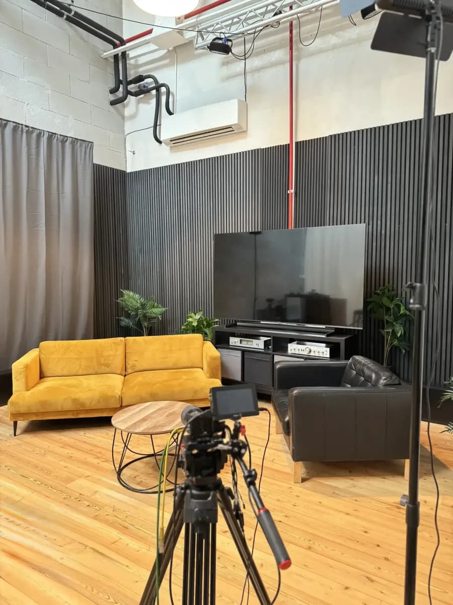 WorkLounge — Podcastové studio Karlín — fotka studia 2